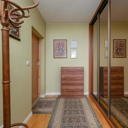 Spacious Pet Friendly In By Renters