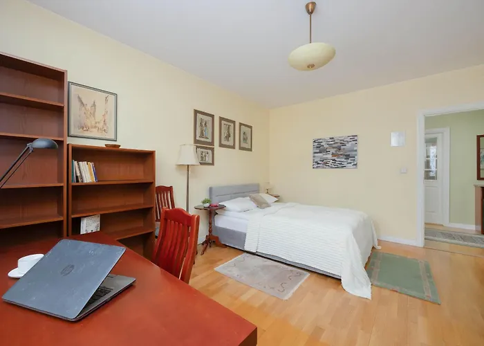 Spacious Pet Friendly In By Renters Варшава