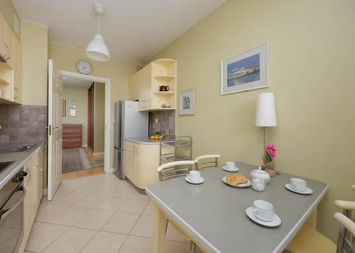 Spacious Pet Friendly In By Renters * Warszawa