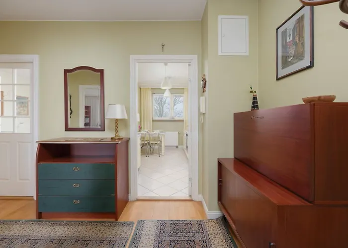 Spacious Pet Friendly In By Renters