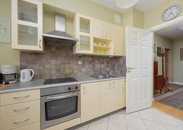 Spacious Pet Friendly In By Renters وارسو