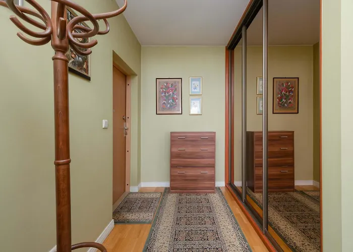 Spacious Pet Friendly In By Renters