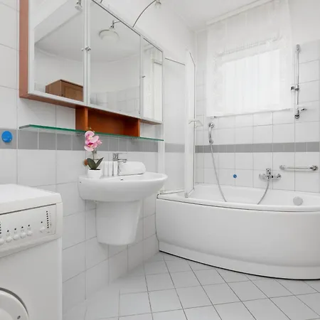 Spacious Pet Friendly In By Renters *