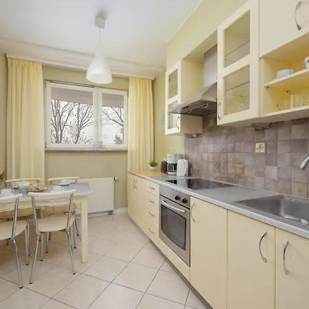 Apartman Spacious Pet Friendly In By Renters